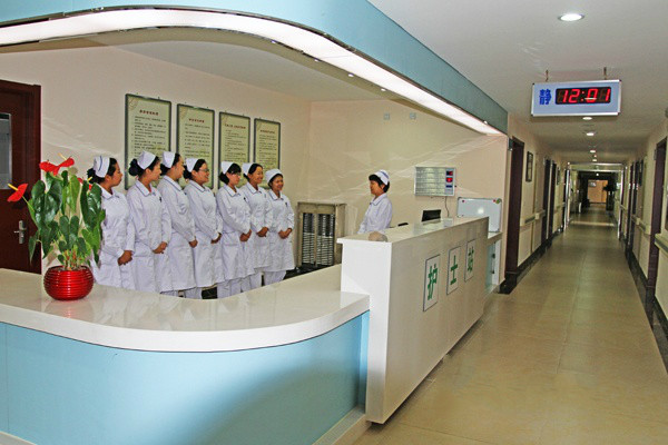 北京市豐臺(tái)區(qū)銀齡中養(yǎng)護(hù)康復(fù)中心 北京市豐臺(tái)區(qū)銀齡中養(yǎng)護(hù)康復(fù)中心