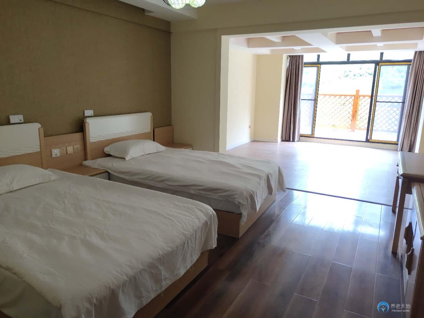 四川達(dá)州盤(pán)石月湖頤養(yǎng)中心 四川達(dá)州盤(pán)石月湖頤養(yǎng)中心