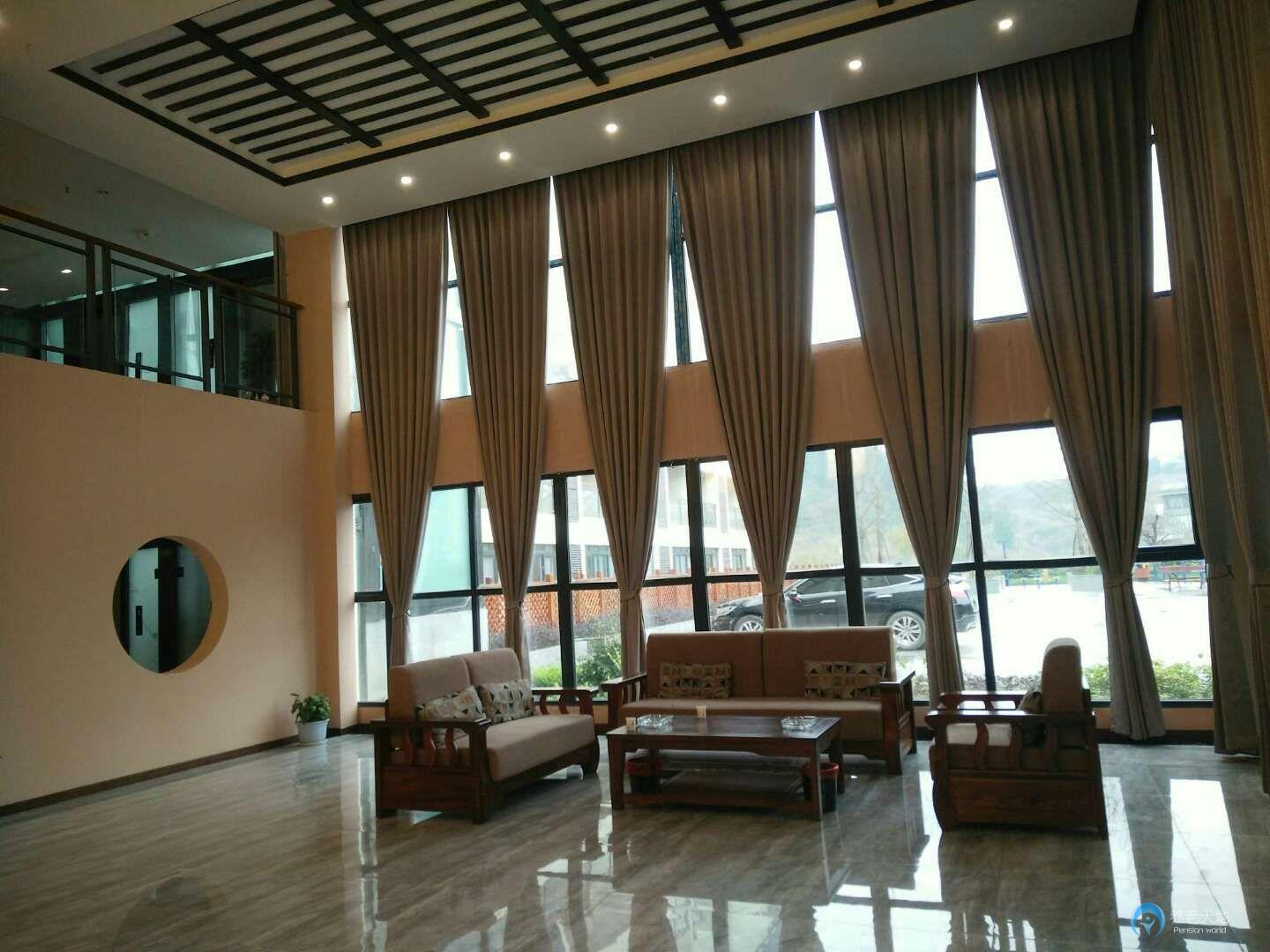 四川達(dá)州盤(pán)石月湖頤養(yǎng)中心 四川達(dá)州盤(pán)石月湖頤養(yǎng)中心