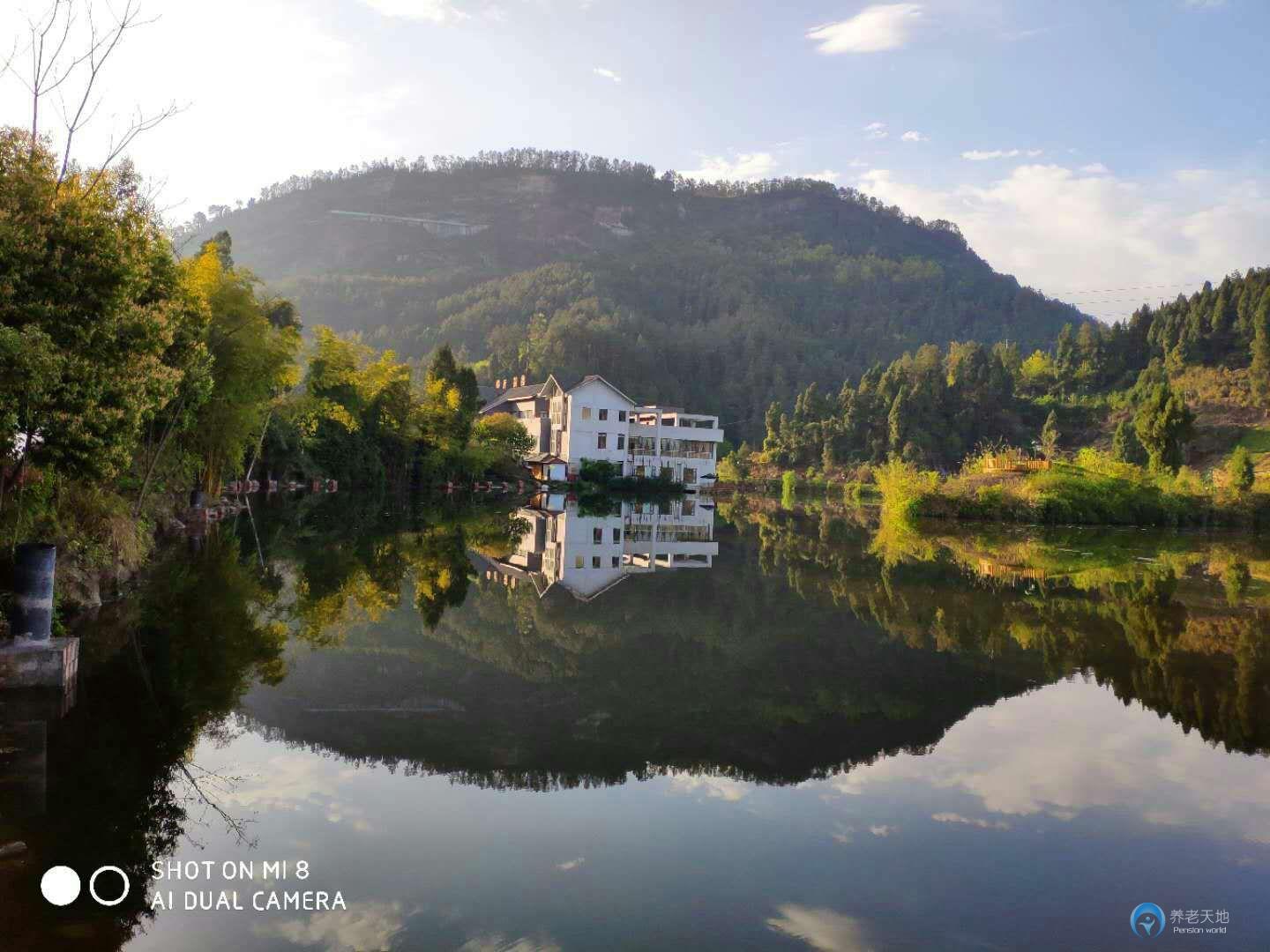 四川達(dá)州盤(pán)石月湖頤養(yǎng)中心 四川達(dá)州盤(pán)石月湖頤養(yǎng)中心