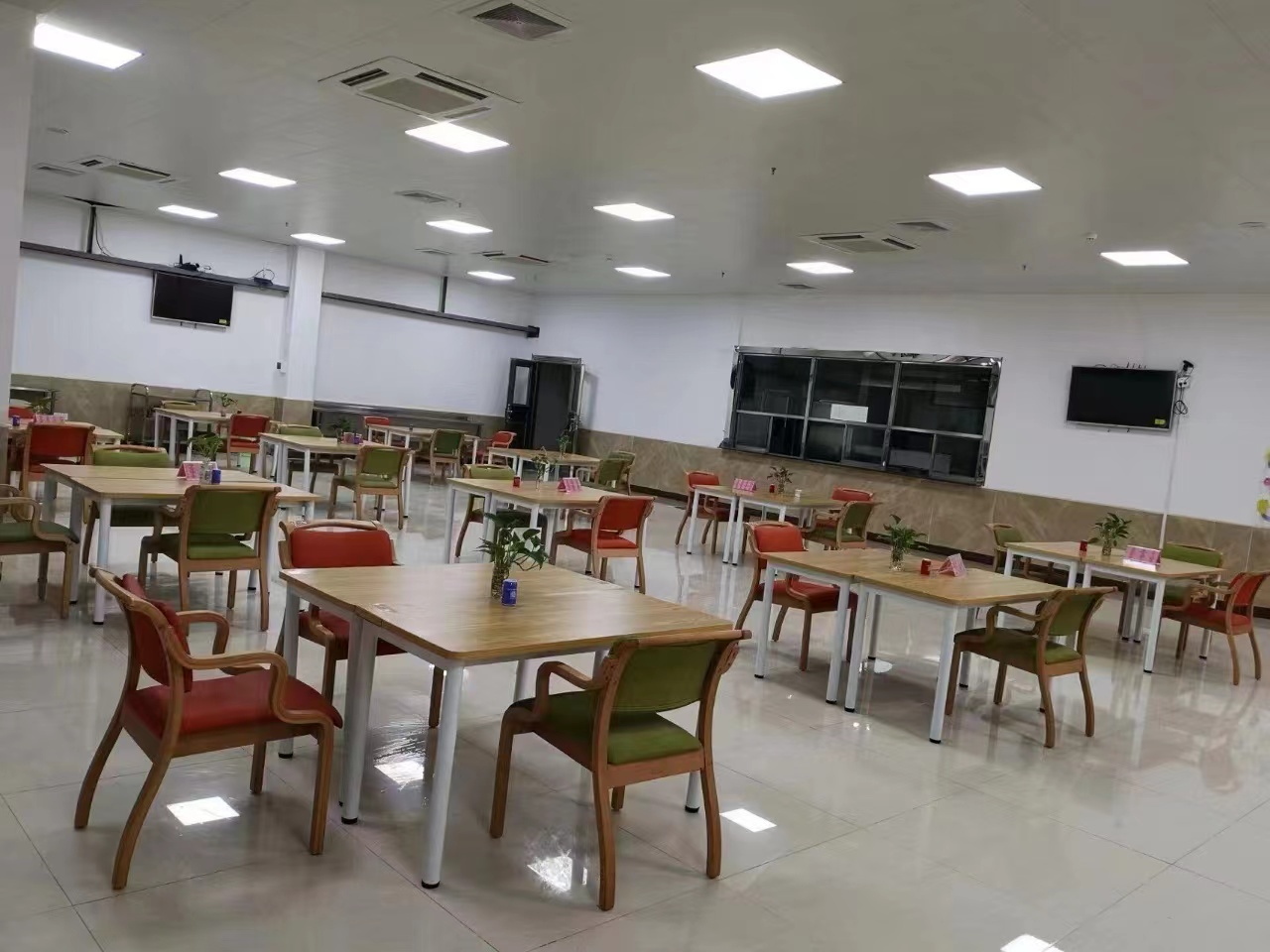 佛山三水區(qū)天潤養(yǎng)老院