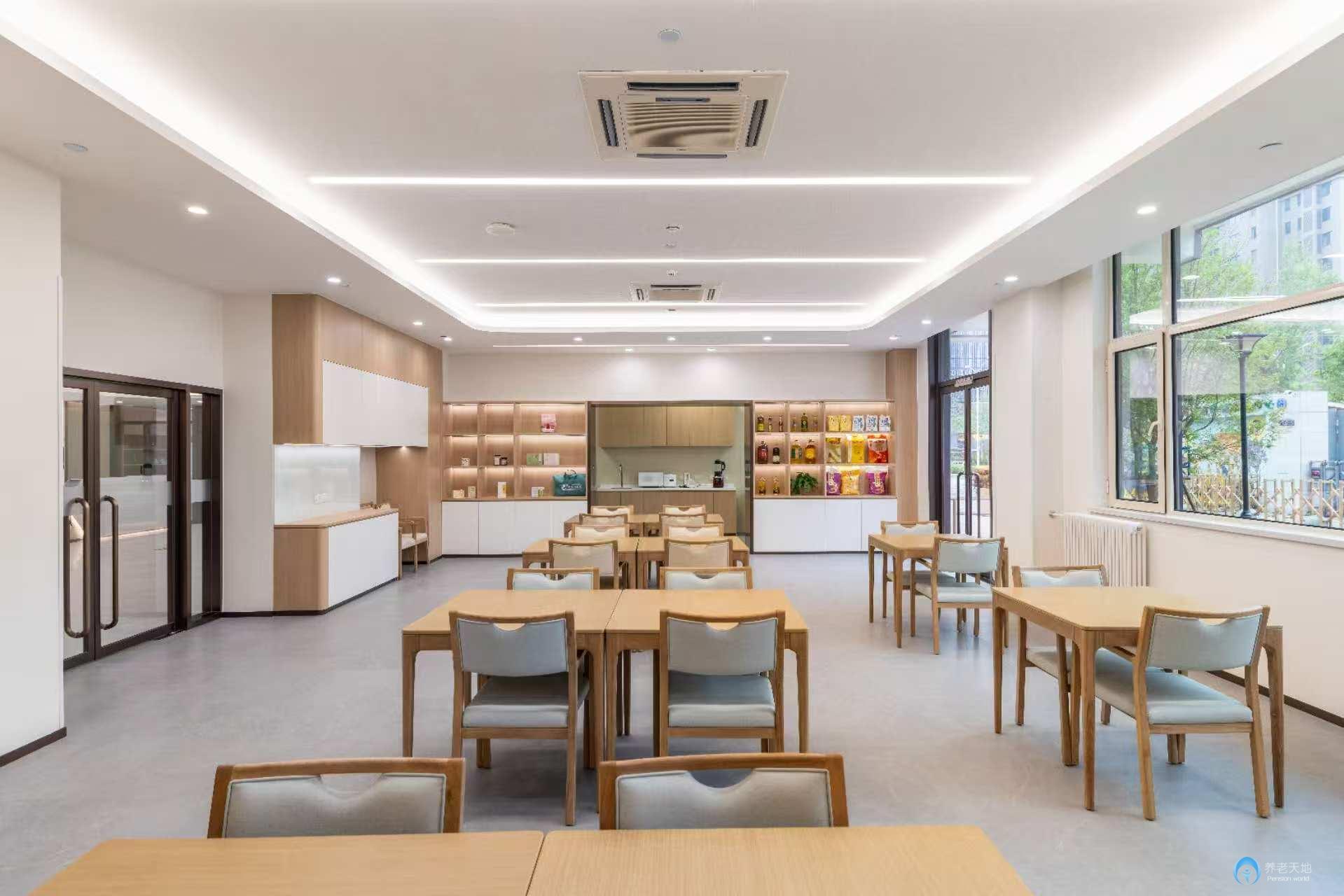 北京市通州區(qū)潞城鎮(zhèn)鵬瑞利婧信康護家園