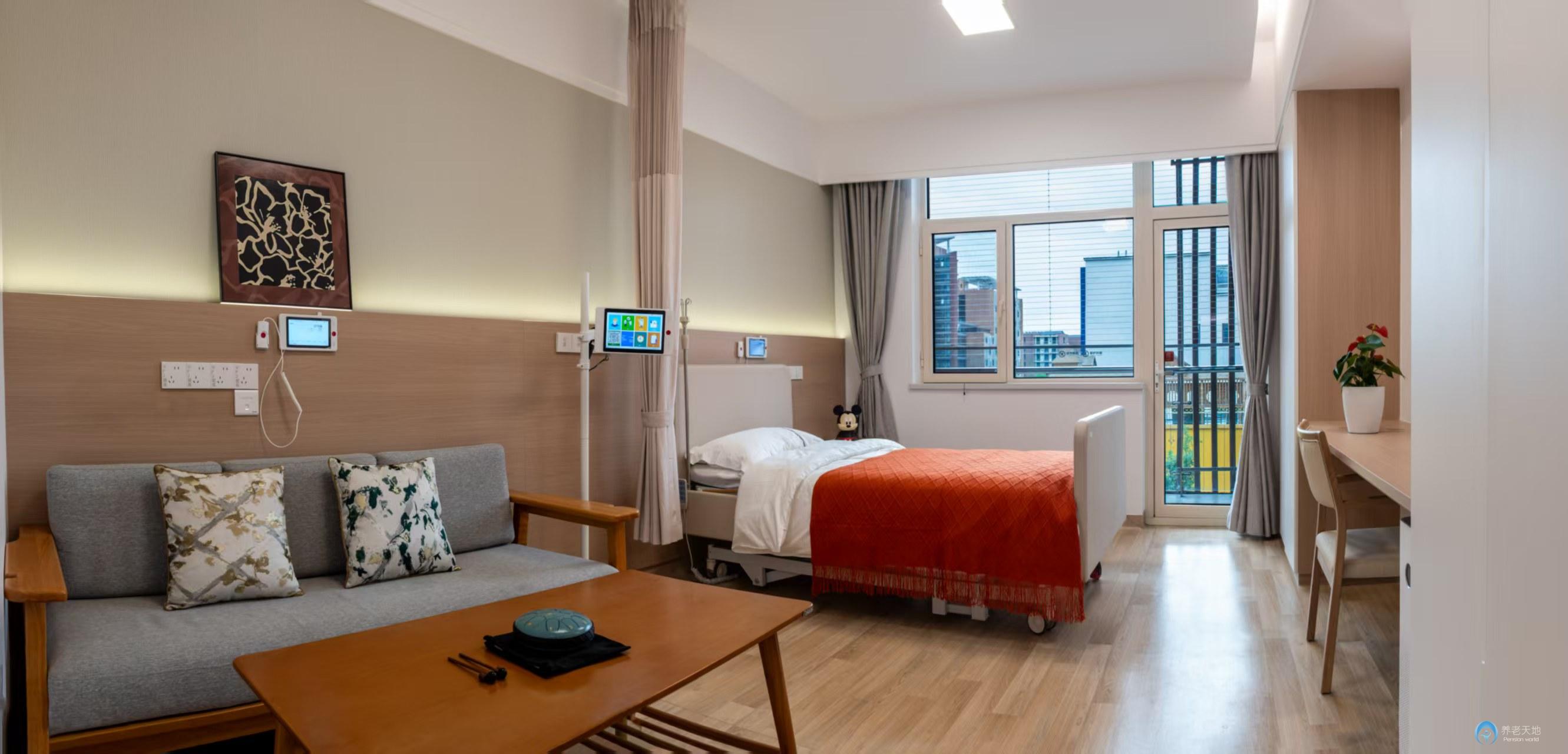 北京市通州區(qū)潞城鎮(zhèn)鵬瑞利婧信康護家園