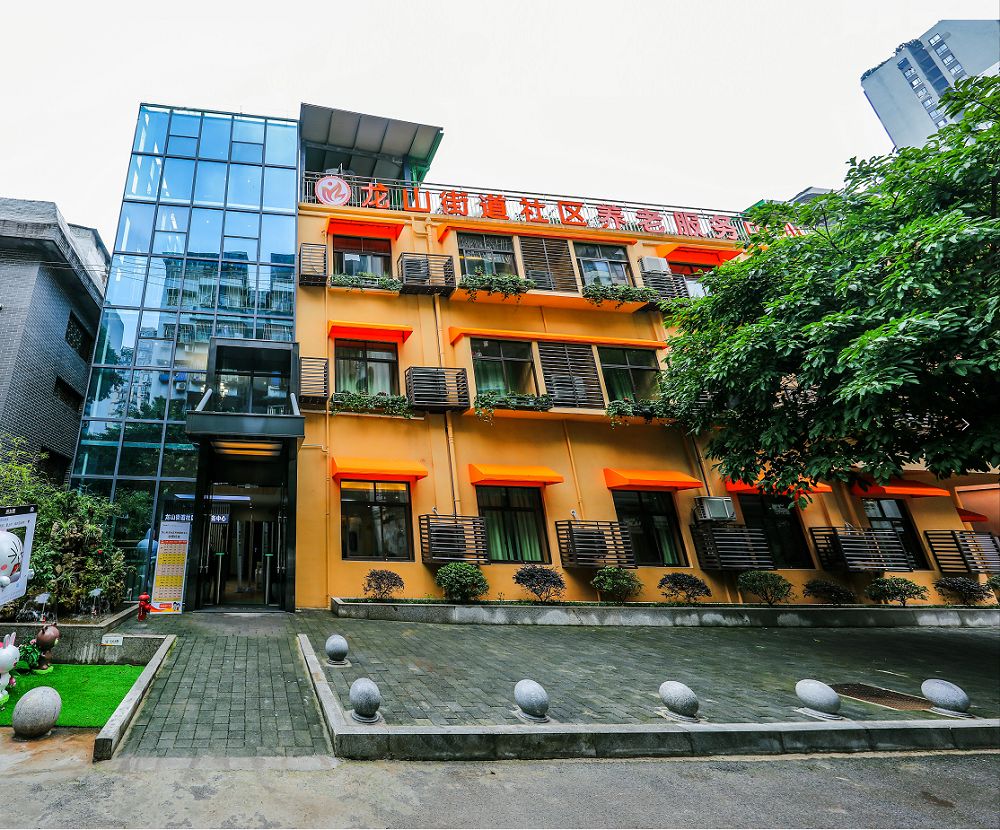 1566006180892059021.jpg 1566006180892059021.jpg