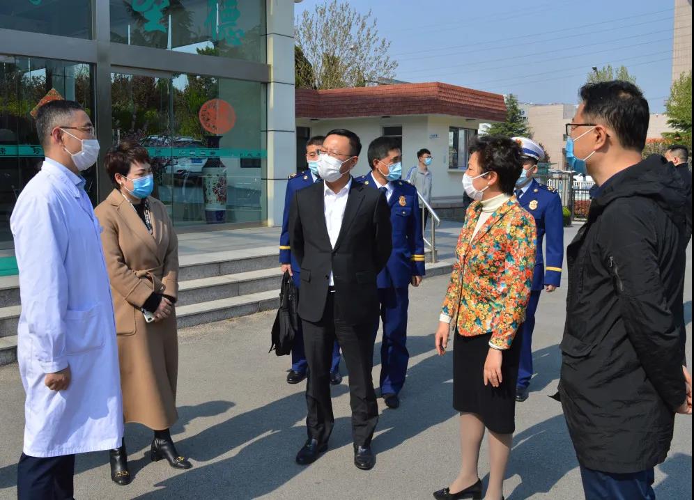 1588125003344010937.jpg 1588125003344010937.jpg