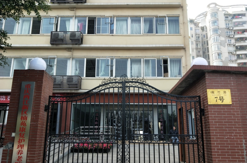 1591770992181095295.jpg 1591770992181095295.jpg