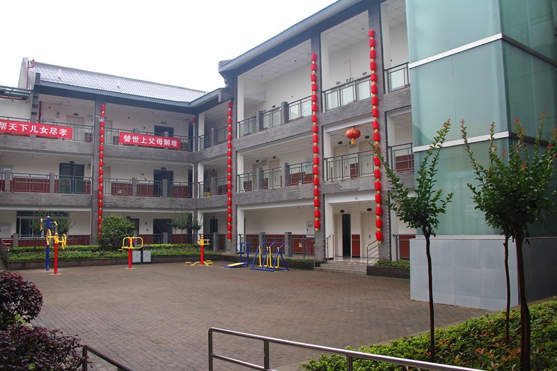 1593917990041036616.jpg 1593917990041036616.jpg