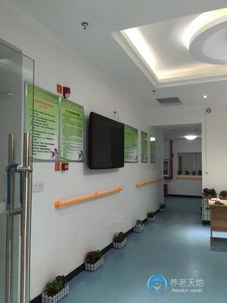 1596965858752057749.jpg 1596965858752057749.jpg