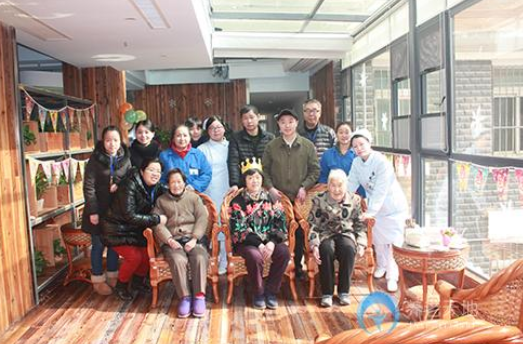 1604641502836085395.png 東湖新城社區(qū)養(yǎng)老院.png