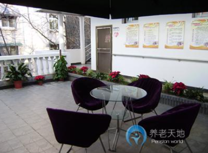 1623296778437056764.png image.png